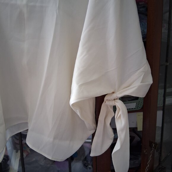 Banana Republic Tie Batwing Sleeve Blouse Top sz M NWT /B3 - Picture 6 of 8